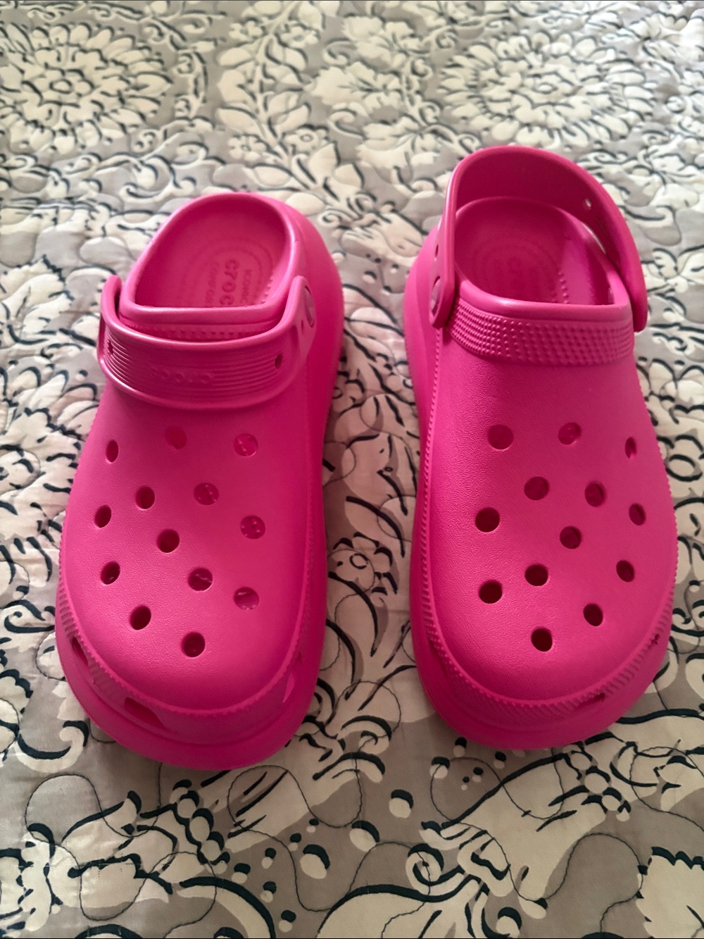 Size 7, women’s five men, hot pink CROCS classic crush clogs platform